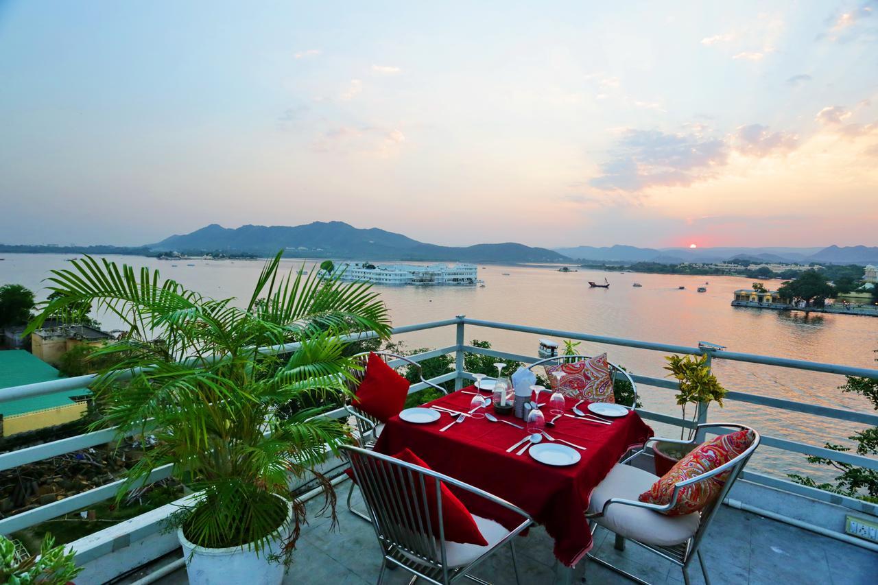 The Shaharkot By The Lake Hotel Udaipur Kültér fotó